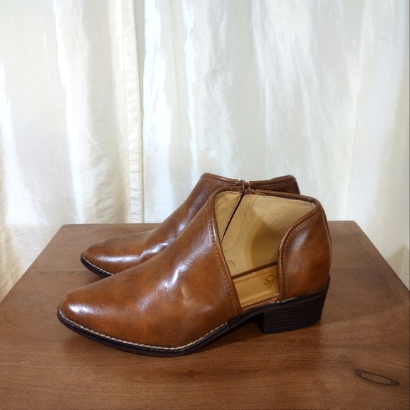 Vintage 93 ankle booties size 7 - Picture 1 of 6